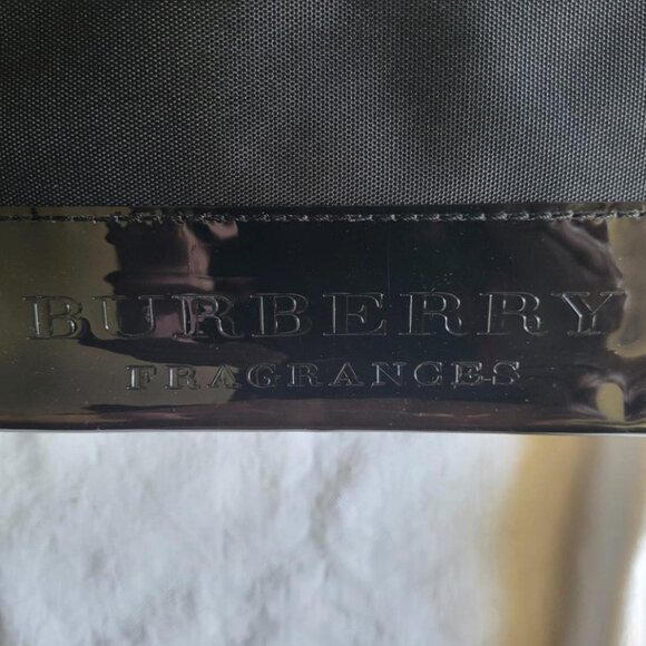 Burberry Fragrance Shaving Bag - Picture 3 of 11